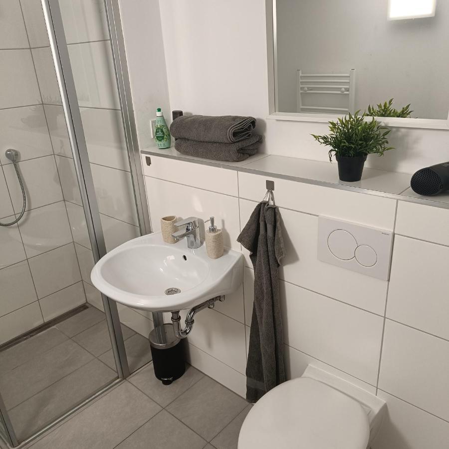 Apartments & Moeblierte Zimmer In Kahl Am Main, Kontaktloser Self Check-In, W-Lan, Schreibtisch, Duschbad, Kuechenzeile, Pkw-Plaetze Exteriér fotografie